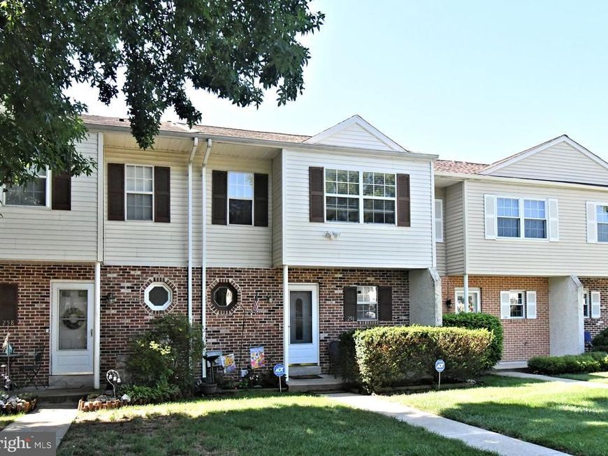 256 Carlyn Court, Downingtown, PA 19335 Main Photo