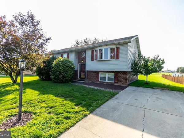 677 POPLAR STREET, HANOVER, PA 17331