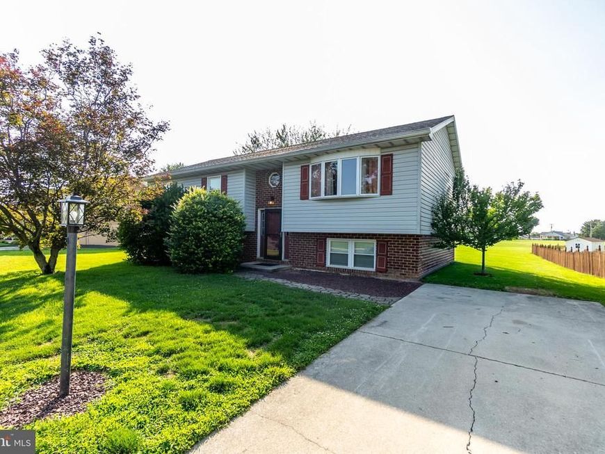 677 Poplar Street, Hanover, PA 17331 Main Photo