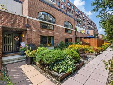200 10 LOMBARD STREET, Unit GU-6, PHILADELPHIA, PA 19147