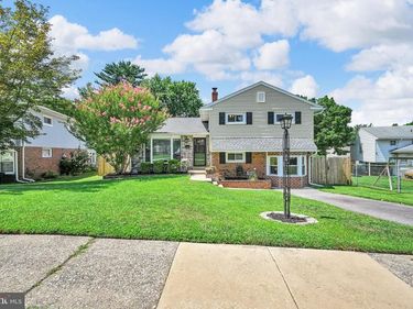 1605 ROSE GLEN ROAD, HAVERTOWN, PA 19083