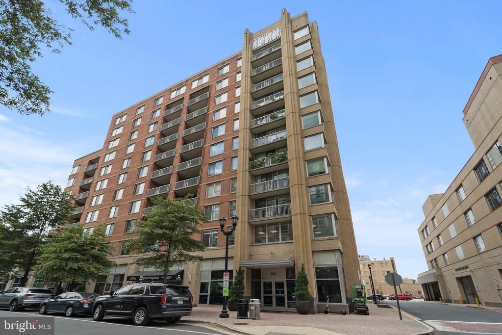 1020 Highland Street N , Unit 413, Arlington, VA 22201 Main Photo