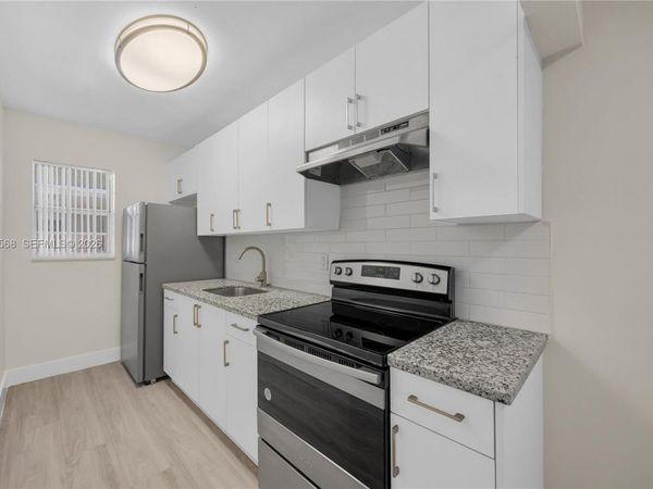 1720 Cleveland St , Unit 211W, Hollywood, FL 33020