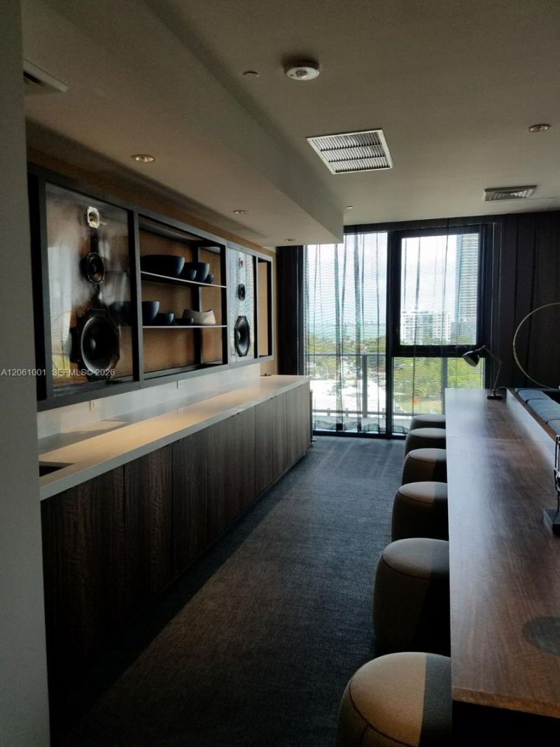 121 NE 34 St, Unit 811, Miami, FL 33137 Photo