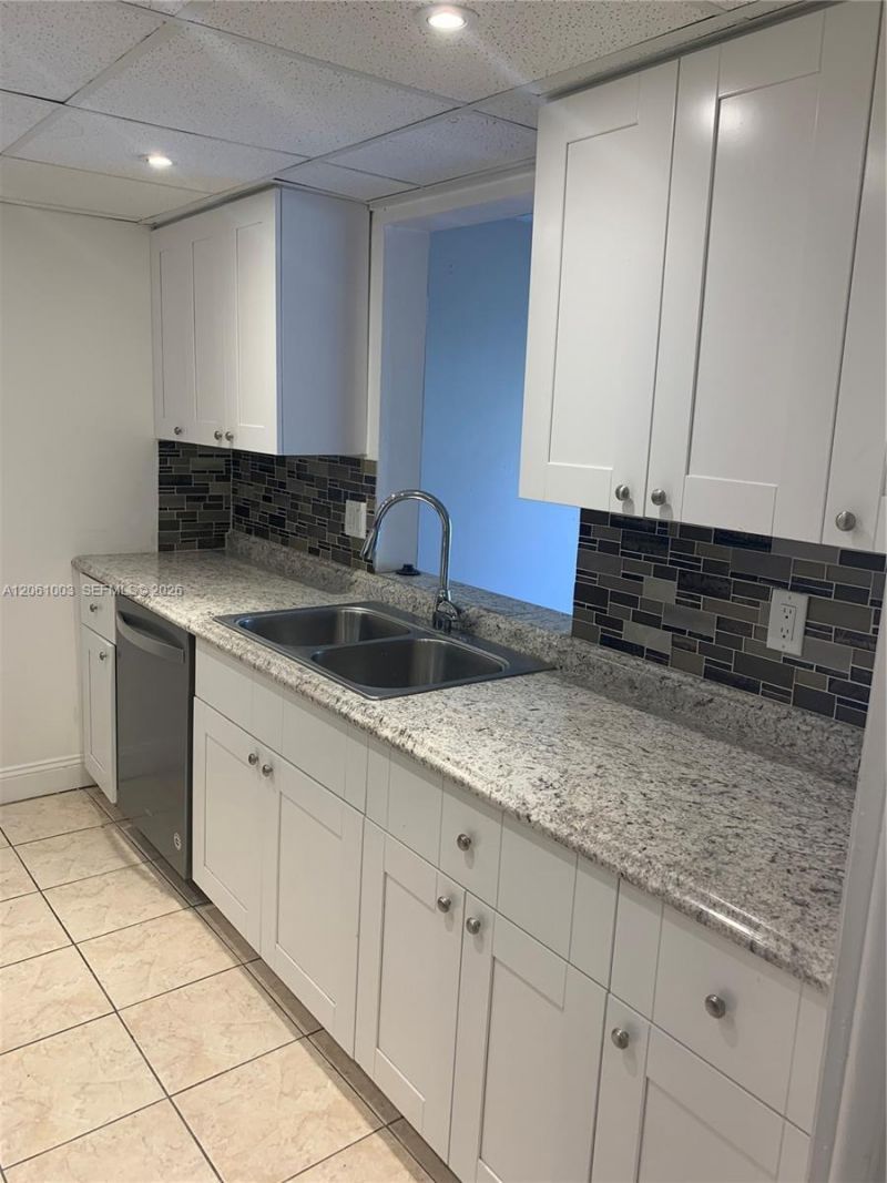 3246 N Pine Island Rd, Unit 101, Sunrise, FL 33351 Photo