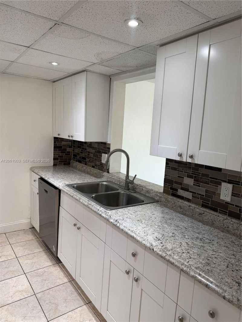 3246 N Pine Island Rd, Unit 101, Sunrise, FL 33351 Photo