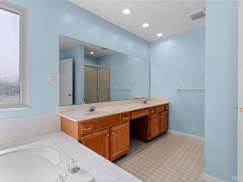 5525 Scarlet Maple Court, Milford, OH 45150 Photo 28