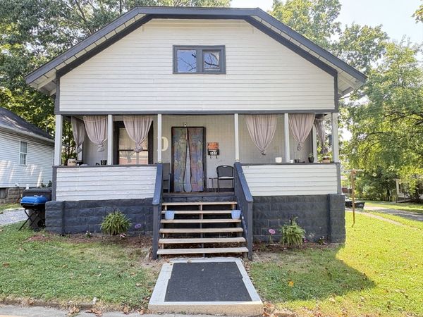 305 S Beveridge Street , Carbondale, IL 62901