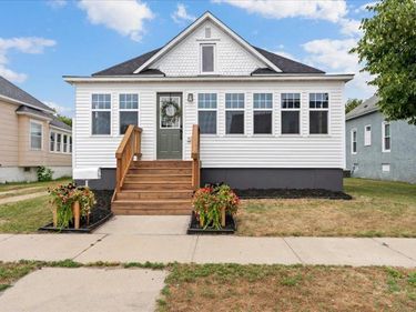 715 2nd Avenue NE, Staples, MN 56479