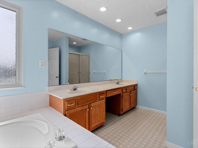 5525 Scarlet Maple Court, Milford, OH 45150 Photo 29