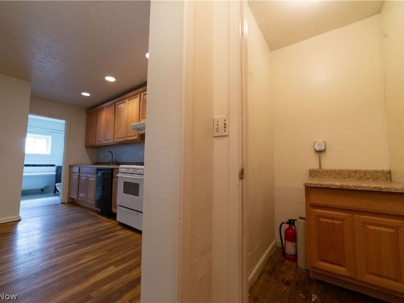 2598 W 10th Street , Cleveland, OH 44113 Photo 10