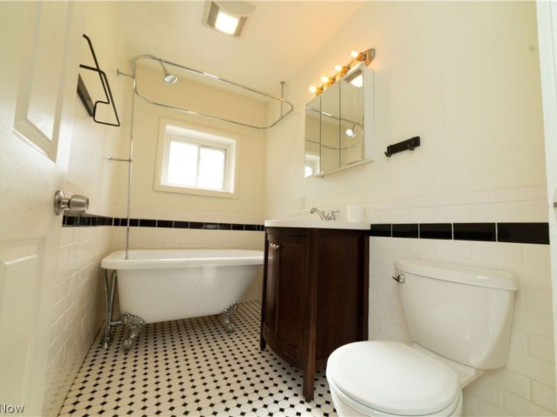2598 W 10th Street , Cleveland, OH 44113 Photo 11