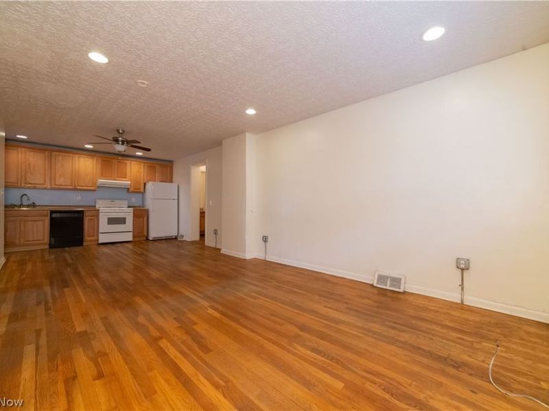 2598 W 10th Street , Cleveland, OH 44113 Photo 6