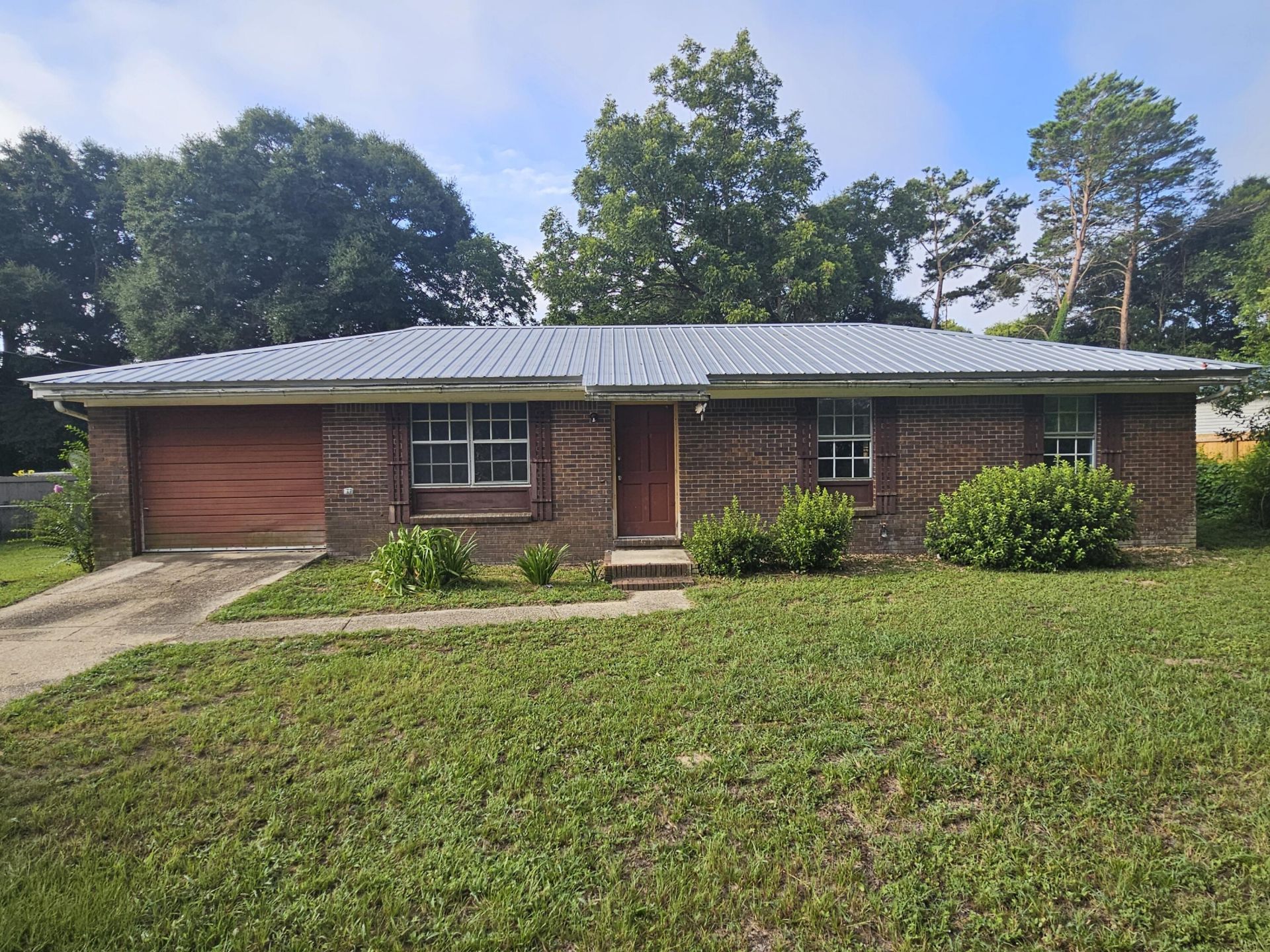 2942 NE 2nd Avenue, Crestview, FL 32539 Main Photo
