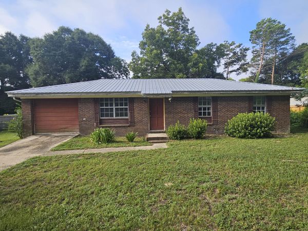 2942 NE 2Nd Avenue, Crestview, FL 32539