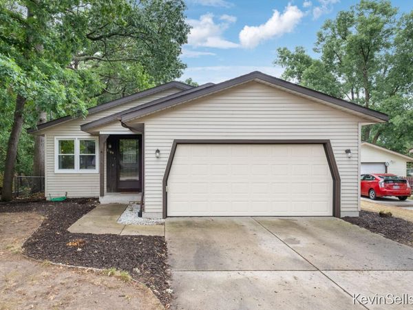 1504 40th Street SW, Wyoming, MI 49509