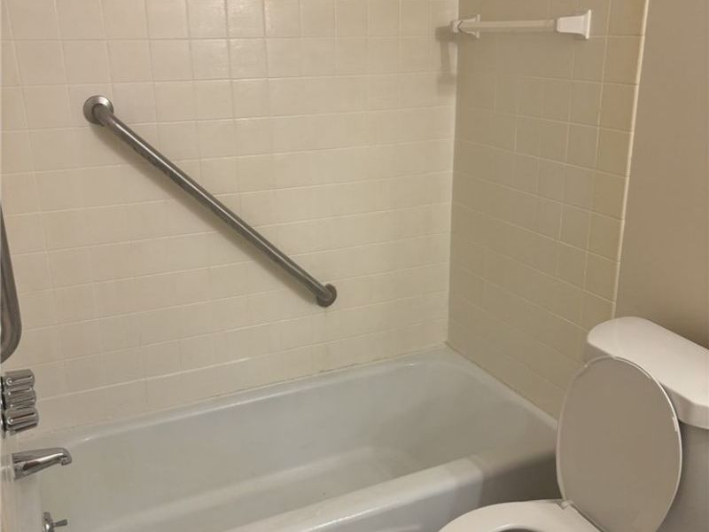 14567 Madison Avenue , Unit 207, Lakewood, OH 44107 Photo 16