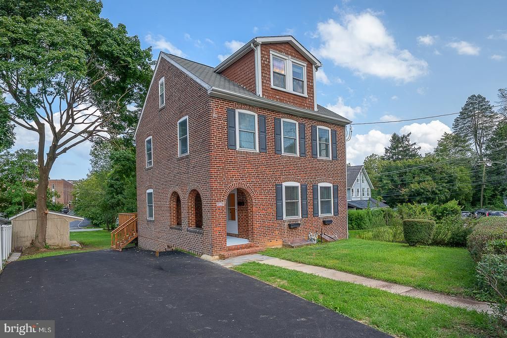 107 W Circular Avenue, Paoli, PA 19301 Main Photo