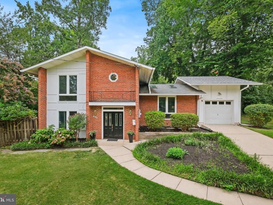 9528 Starmont Road, Bethesda, MD 20817 Main Photo