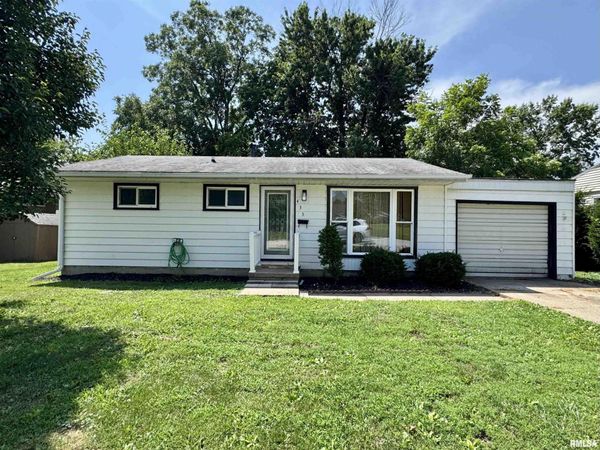 433 E YEISER Street, Macomb, IL 61455