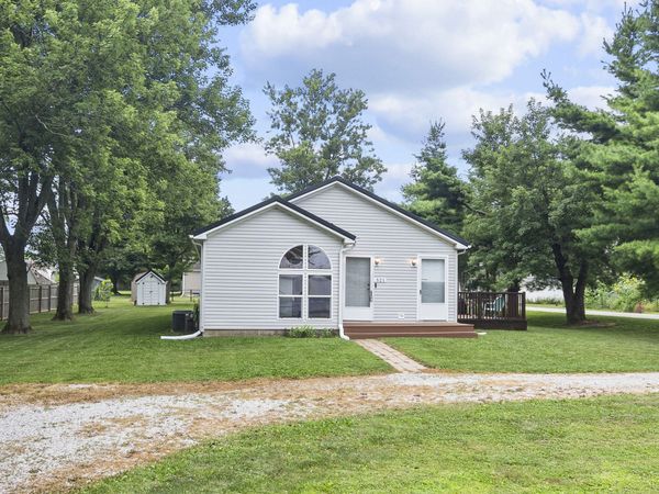 521 W Bow Street, Thorntown, IN 46071