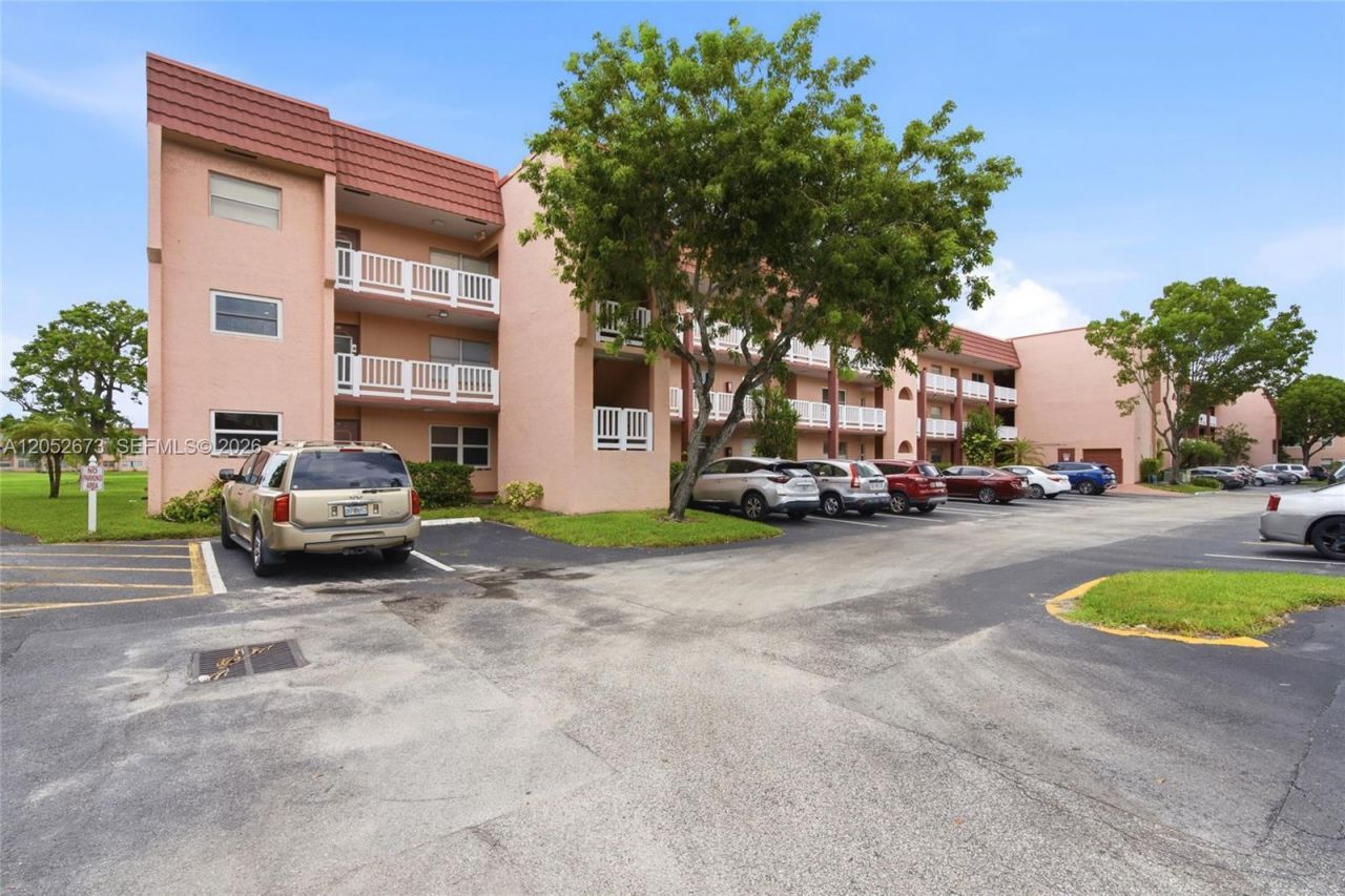 9501 Sunrise Lakes Blvd , Unit 201, Sunrise, FL 33322 Photo