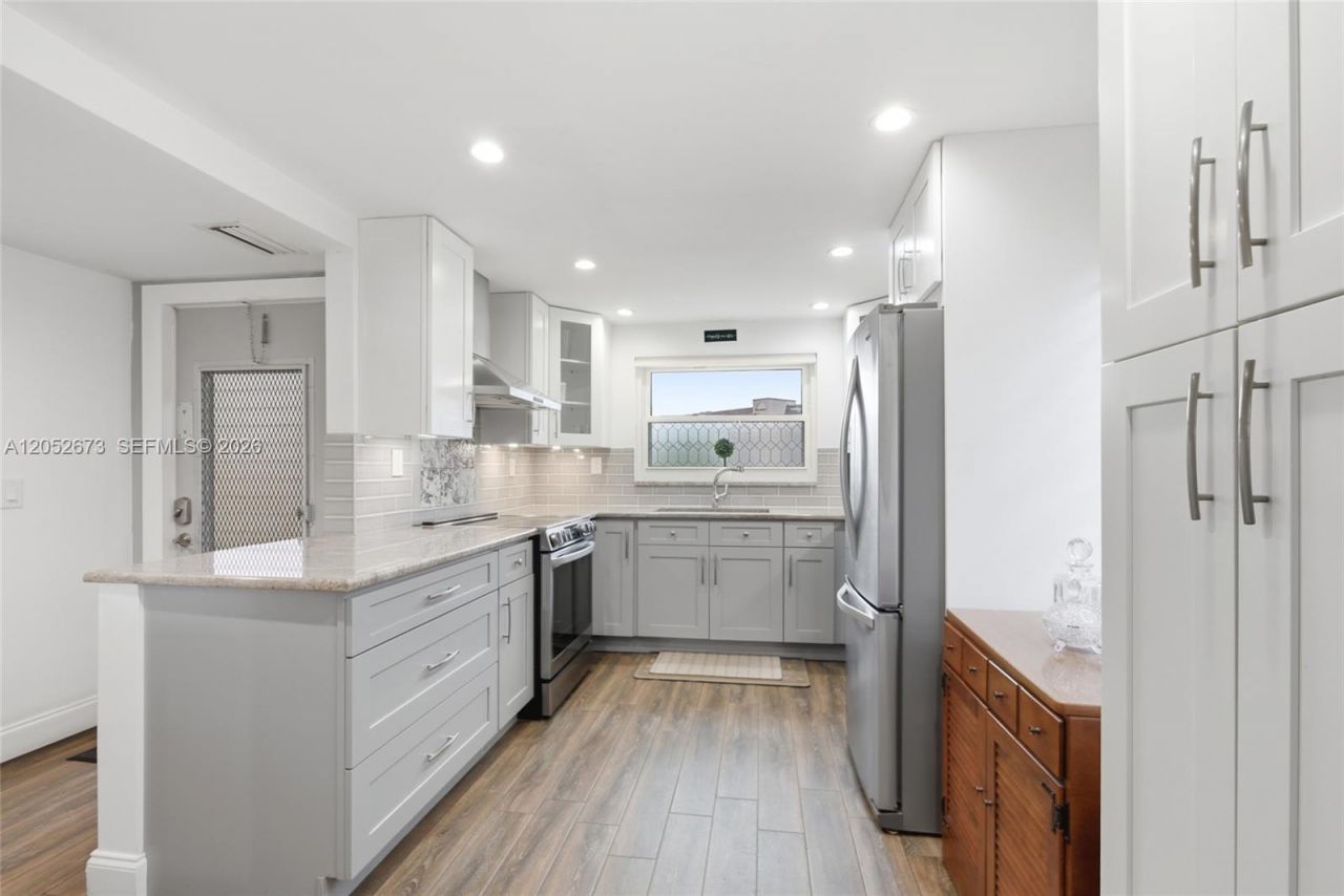 9501 Sunrise Lakes Blvd , Unit 201, Sunrise, FL 33322 Photo