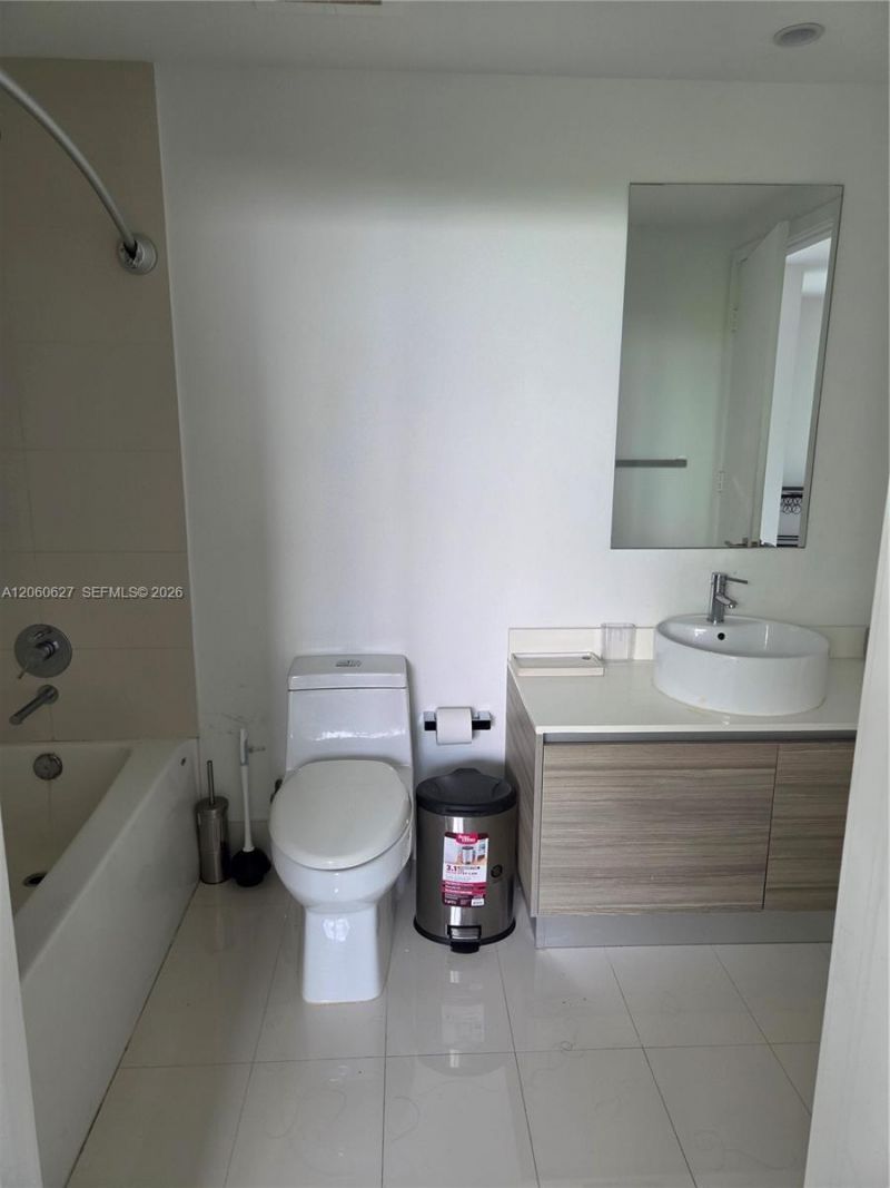 121 NE 34th St , Unit 914, Miami, FL 33137 Photo