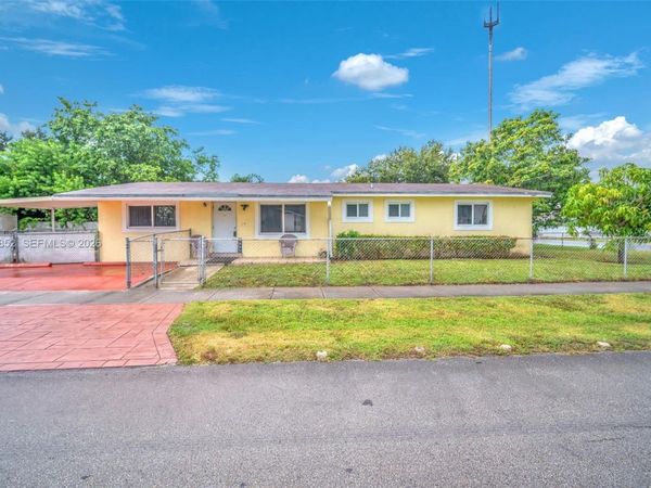 2301 SW 48th Ave , West Park, FL 33023