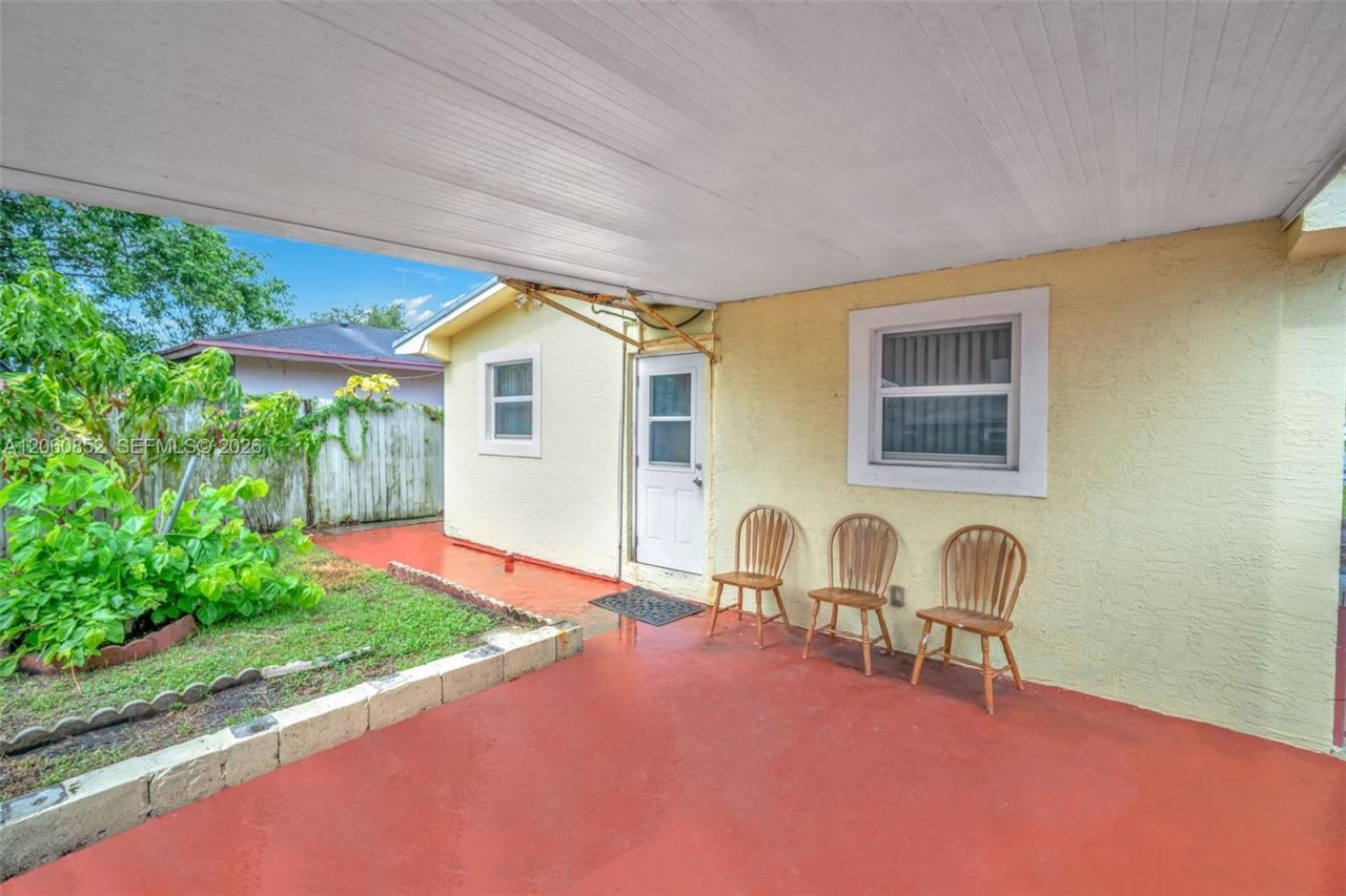 2301 SW 48th Ave , West Park, FL 33023 Photo