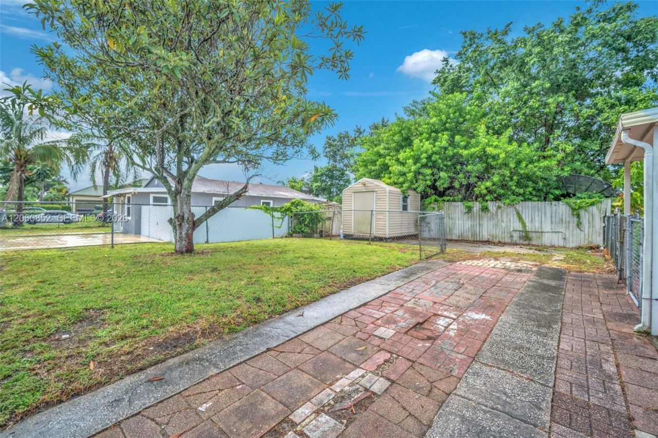 2301 SW 48th Ave , West Park, FL 33023 Photo