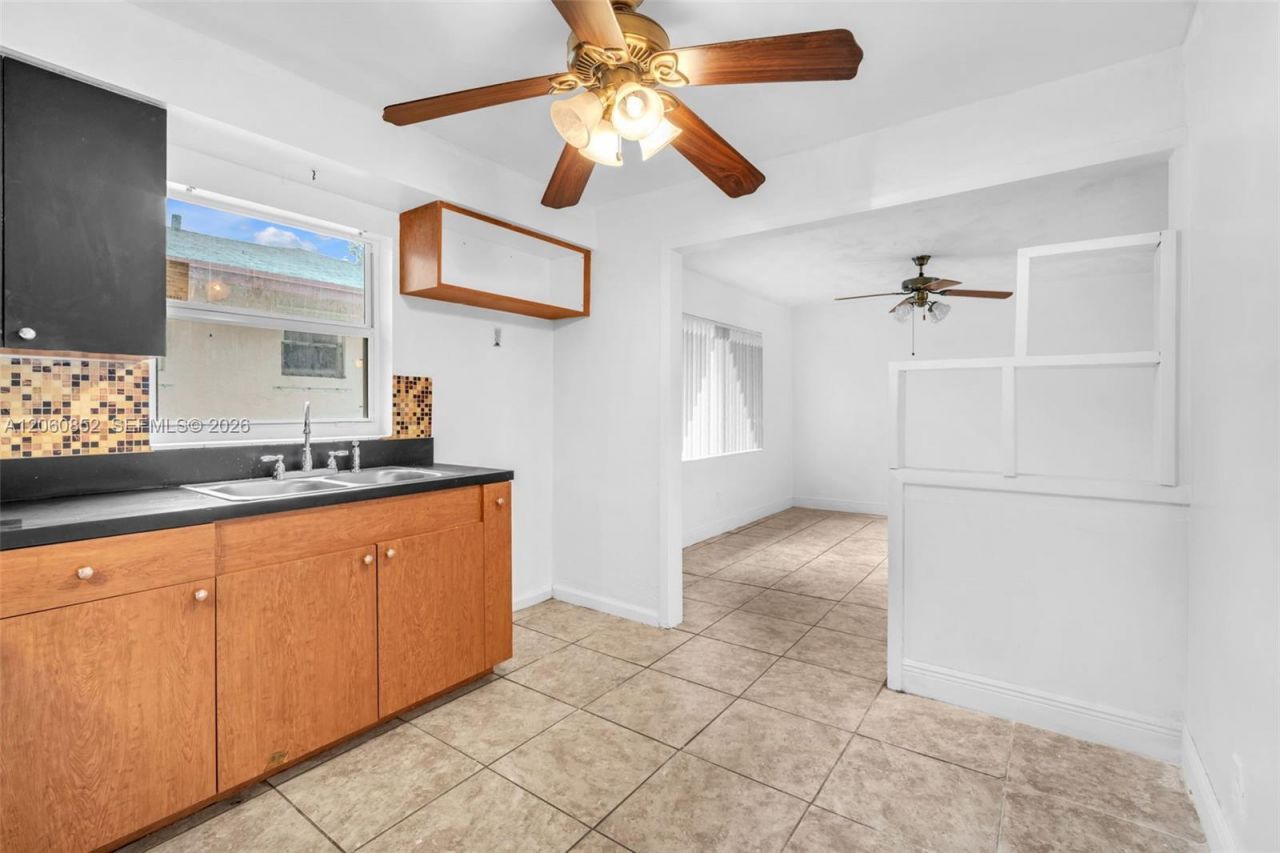 2301 SW 48th Ave , West Park, FL 33023 Photo