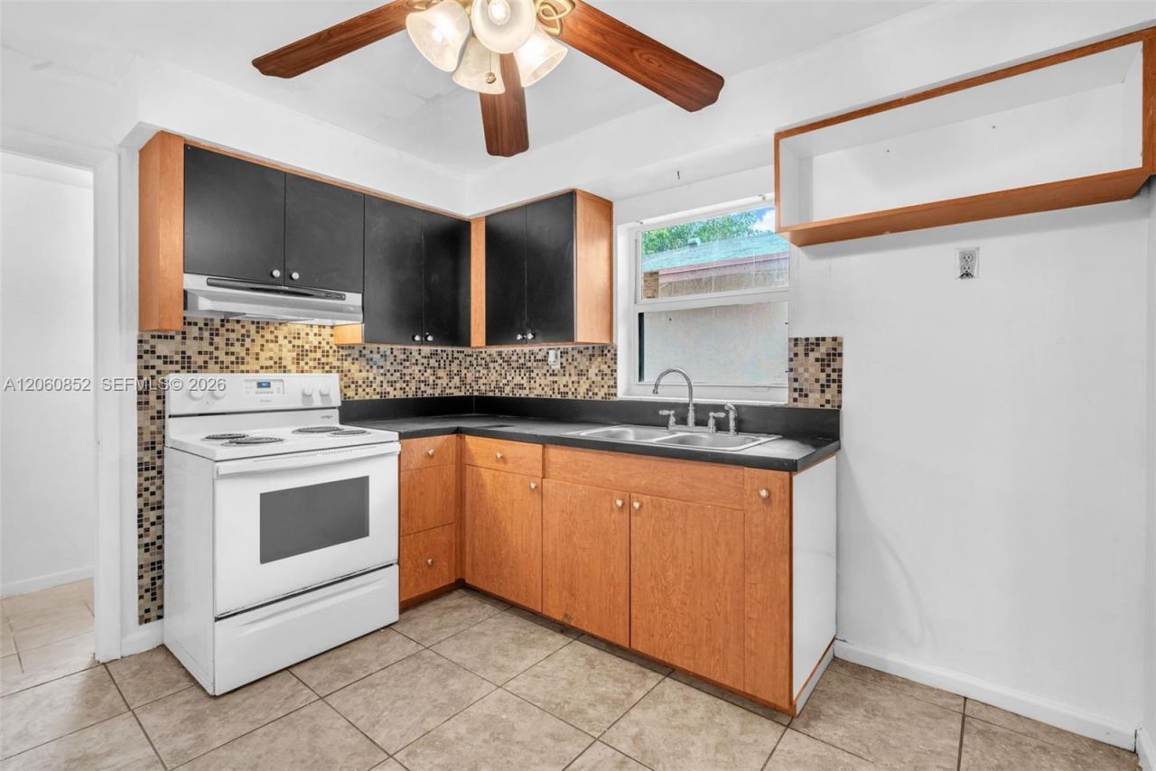 2301 SW 48th Ave , West Park, FL 33023 Photo