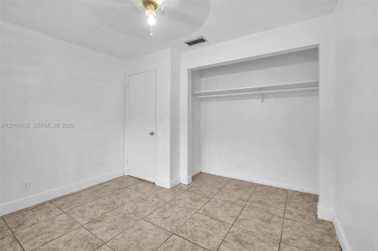 2301 SW 48th Ave , West Park, FL 33023 Photo