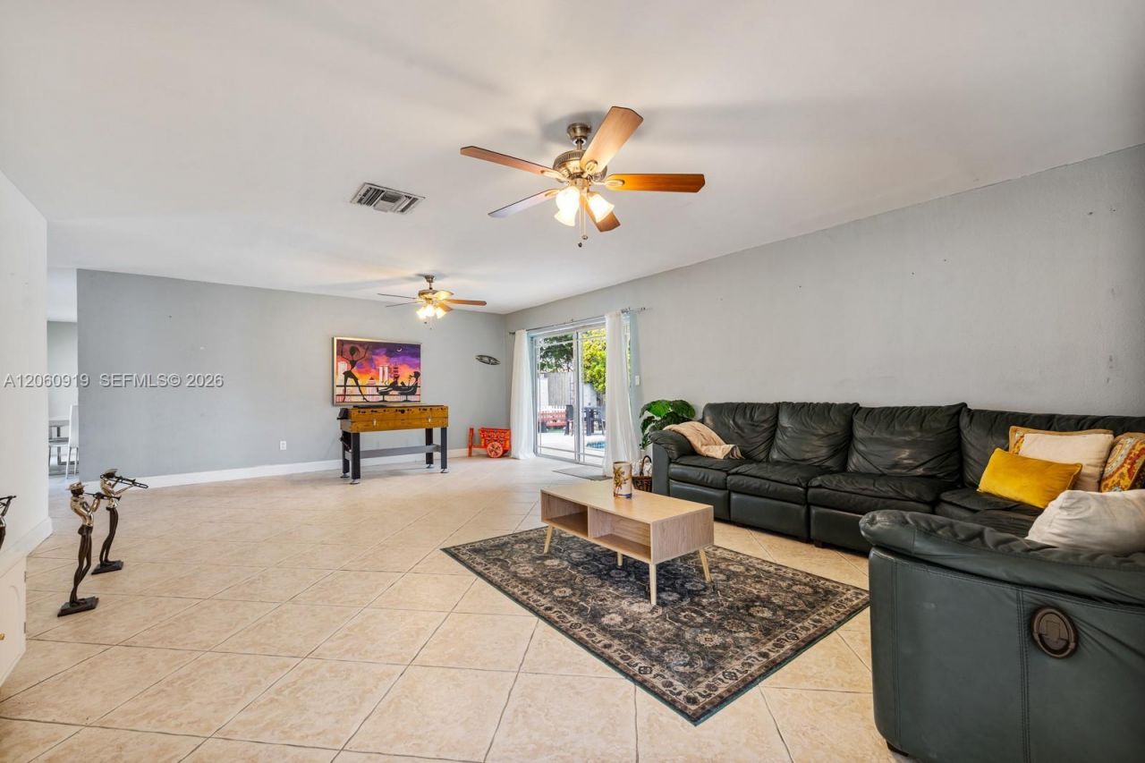 10615 SW 200th St , Cutler Bay, FL 33157 Photo
