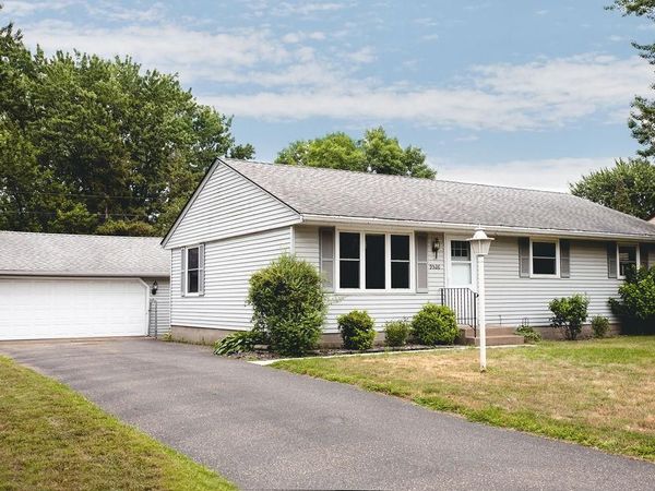 9526 Quaker Lane N, Maple Grove, MN 55369