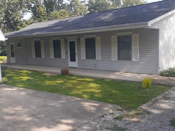 102 Athlone Drive, Belleville, IL 62232