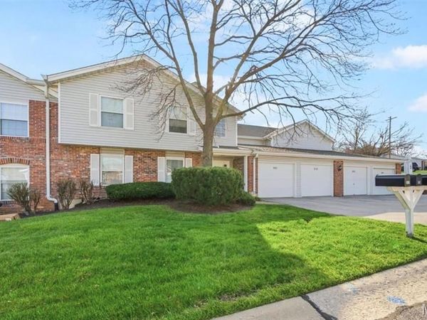980 Windstream Drive , Unit 35, St Peters, MO 63376