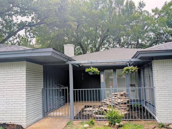 1756 Cynthia Lane , Hurst, TX 76054