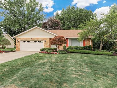 596 Jefferson Drive, Highland Heights, OH 44143