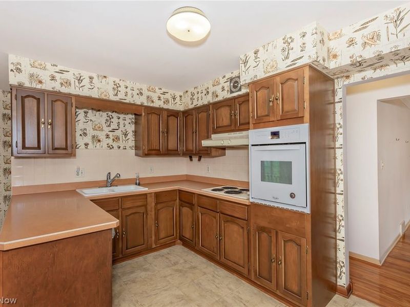 596 Jefferson Drive , Highland Heights, OH 44143 Photo 13