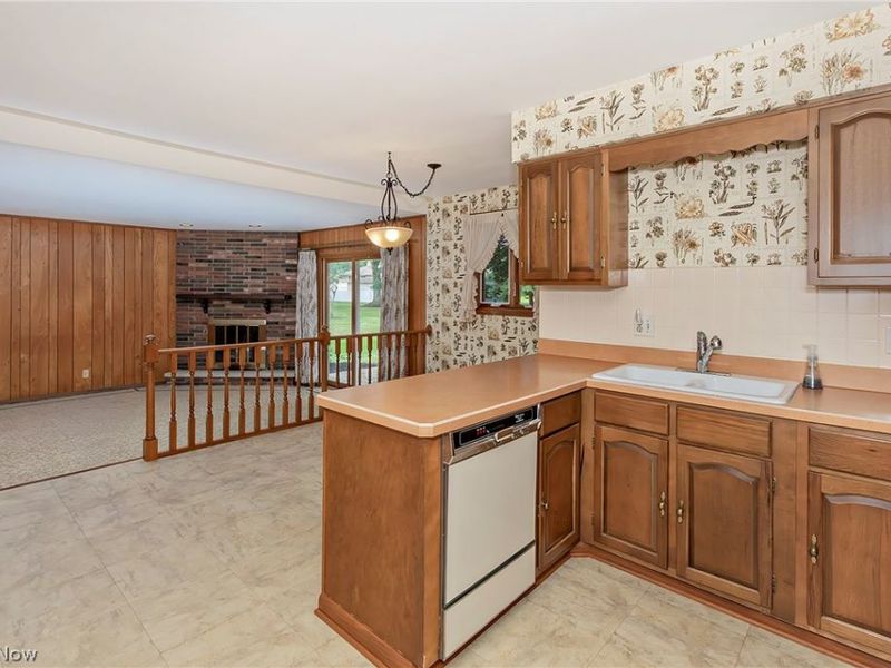 596 Jefferson Drive , Highland Heights, OH 44143 Photo 15