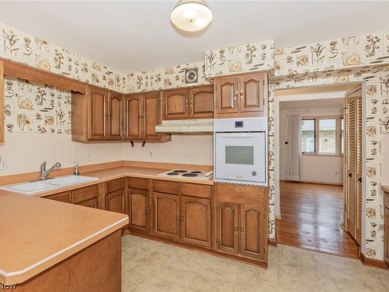 596 Jefferson Drive , Highland Heights, OH 44143 Photo 17