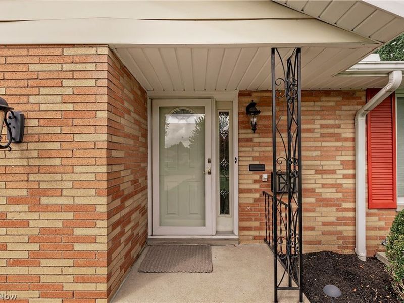 596 Jefferson Drive , Highland Heights, OH 44143 Photo 4
