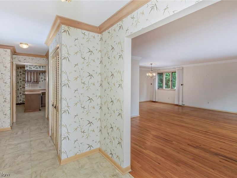 596 Jefferson Drive , Highland Heights, OH 44143 Photo 7