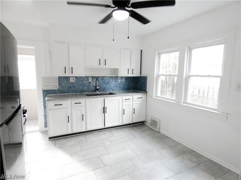 3922 Grosvenor Road, South Euclid, OH 44118 Photo 4