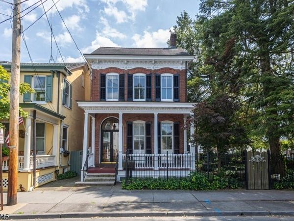 35 Perry St, Lambertville, NJ 08530