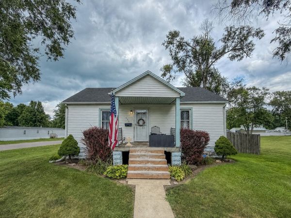 626 N Carico Street , Tuscola, IL 61953