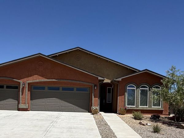 3960 Mora River Avenue SW, Los Lunas, NM 87031