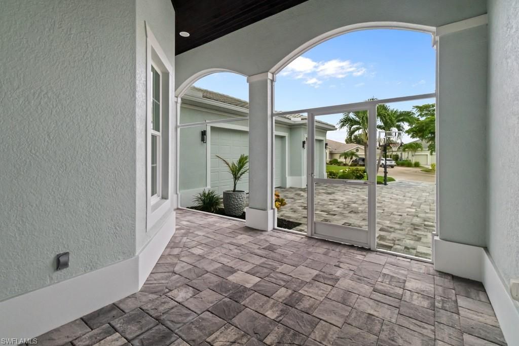 2644 Fairmont Cove Ct, Cape Coral, FL 33991 Photo